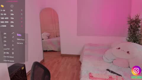 Emma online show from April 7, 2:08 pm