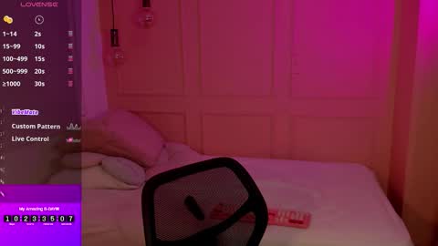 Emma online show from November 11, 1:24 pm