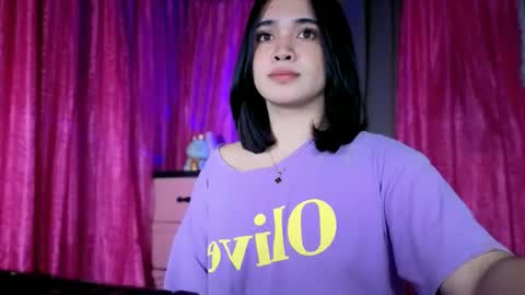 LOVE online show from December 18, 5:30 pm