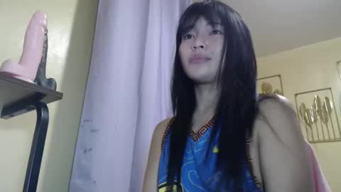 Snapshot of lovely_laura09 chatting on September 16, 8:50 am Lovely Laura online show from September 16, 8:50 am