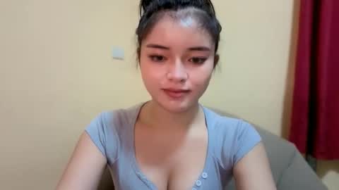 Snapshot of lovely_laura09 chatting on September 22, 11:03 am Lovely Laura online show from September 22, 11:03 am