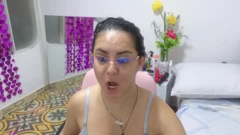 Snapshot of lovely_trix_ chatting on October 1, 12:15 pm Trix online show from October 1, 12:15 pm