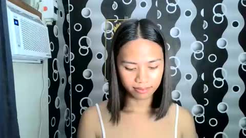 Snapshot of lovely_yvoneslutty chatting on September 9, 2:39 pm lovely_yvoneslutty online show from September 9, 2:39 pm