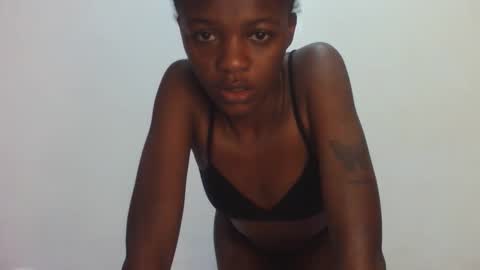 Lovely yvonne online show from October 1, 9:13 pm