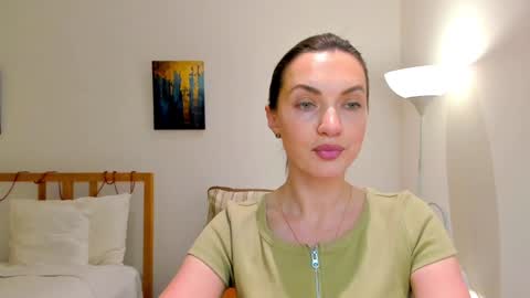 Snapshot of lovelyeemia chatting on January 3, 1:46 pm Mia online show from January 3, 1:46 pm