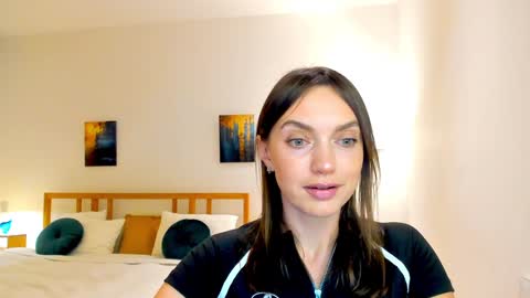 Snapshot of lovelyeemia chatting on December 7, 2:41 pm Mia online show from December 7, 2:41 pm