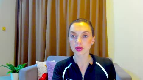 Snapshot of lovelyeemia chatting on September 21, 3:05 pm Mia online show from September 21, 3:05 pm