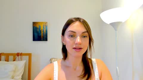 Snapshot of lovelyeemia chatting on January 10, 9:44 am Mia online show from January 10, 9:44 am