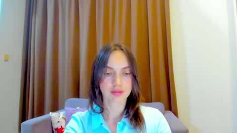 Snapshot of lovelyeemia chatting on October 7, 11:50 am Mia online show from October 7, 11:50 am