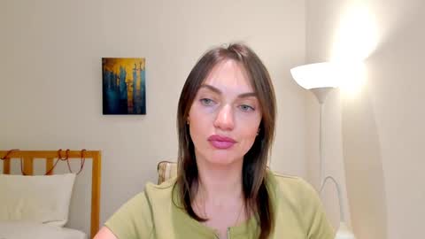 Snapshot of lovelyeemia chatting on January 4, 5:37 pm Mia online show from January 4, 5:37 pm
