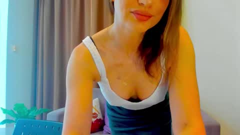 Snapshot of lovelyeemia chatting on September 10, 2:34 am Mia online show from September 10, 2:34 am