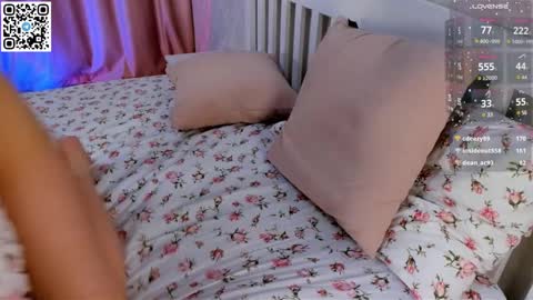 Snapshot of lovelykayle chatting on February 24, 5:42 pm Sweety Kayle online show from February 24, 5:42 pm