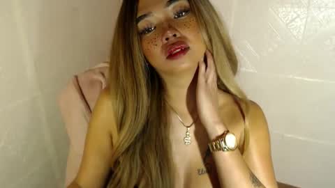 Snapshot of lovelykayleexx chatting on February 8, 8:31 am ara online show from February 8, 8:31 am