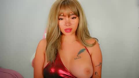 Snapshot of lovelykayleexx chatting on September 30, 2:22 am ara online show from September 30, 2:22 am