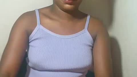 lovelylarra online show from March 2, 12:15 am