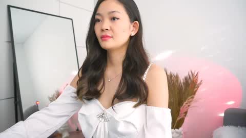 kim online show from February 20, 10:48 am