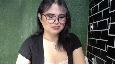 Snapshot of lovelypinaychubsx chatting on September 22, 4:22 pm lovely online show from September 22, 4:22 pm