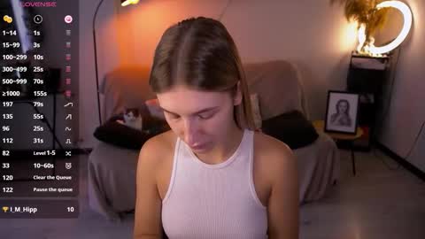 Snapshot of lovelyspacee chatting on October 7, 9:49 am Anna online show from October 7, 9:49 am
