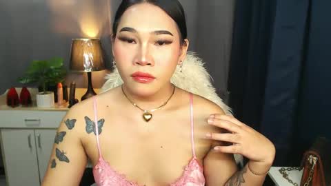 Snapshot of lovelysugar18 chatting on February 25, 12:16 pm STWEET LINA online show from February 25, 12:16 pm