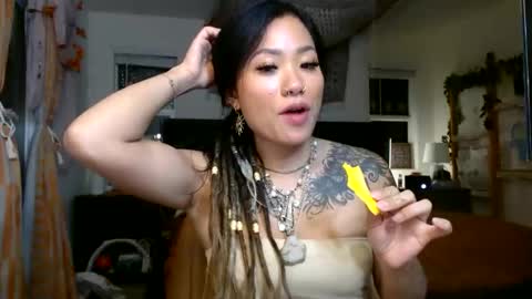 lovelyxmacii online show from October 24, 3:29 am