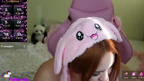 Snapshot of lovelyybell chatting on September 14, 7:21 am B E L L online show from September 14, 7:21 am