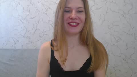 Snapshot of lovepeanutgirl chatting on February 22, 11:35 am Mary Love online show from February 22, 11:35 am