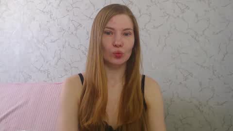 Snapshot of lovepeanutgirl chatting on February 21, 9:56 am Mary Love online show from February 21, 9:56 am