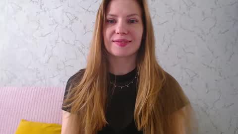 Snapshot of lovepeanutgirl chatting on March 3, 10:49 am Mary Love online show from March 3, 10:49 am