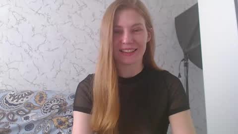 Snapshot of lovepeanutgirl chatting on February 5, 8:32 am Mary Love online show from February 5, 8:32 am