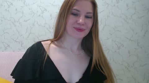 Snapshot of lovepeanutgirl chatting on March 3, 4:58 pm Mary Love online show from March 3, 4:58 pm