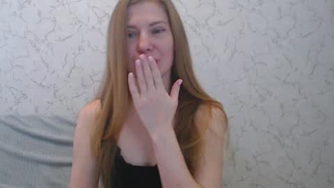Snapshot of lovepeanutgirl chatting on February 24, 1:42 pm Mary Love online show from February 24, 1:42 pm