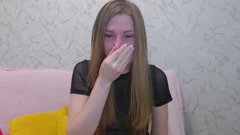 Snapshot of lovepeanutgirl chatting on February 17, 3:55 pm Mary Love online show from February 17, 3:55 pm