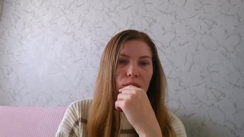 Snapshot of lovepeanutgirl chatting on March 4, 9:18 am Mary Love online show from March 4, 9:18 am