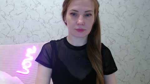 Snapshot of lovepeanutgirl chatting on October 1, 3:22 pm Mary Love online show from October 1, 3:22 pm