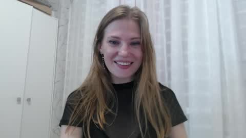 Snapshot of lovepeanutgirl chatting on January 21, 4:58 pm Mary Love online show from January 21, 4:58 pm