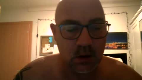 lover010983 online show from January 10, 7:04 am