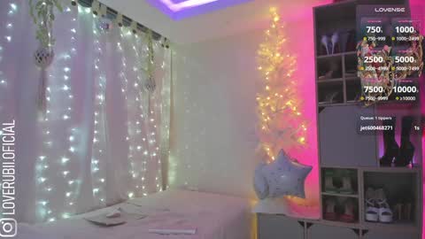 loverubii online show from December 18, 10:57 pm