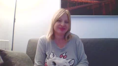 Snapshot of lovestar544963 chatting on December 27, 11:10 pm Marlyn online show from December 27, 11:10 pm