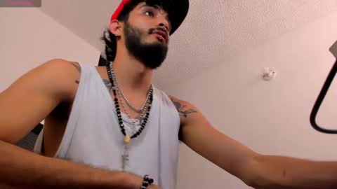 lovexjuxn77 online show from February 12, 7:06 pm