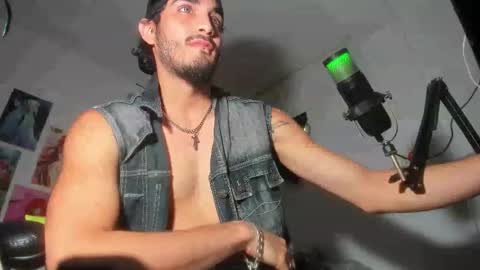 lovexjuxn77 online show from November 22, 4:05 pm