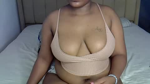 Snapshot of loveydivah chatting on September 21, 6:34 pm loveydivah online show from September 21, 6:34 pm