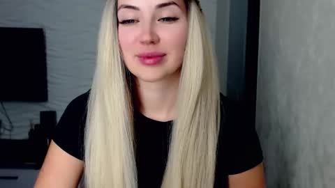 Rosie  online show from April 10, 11:37 am