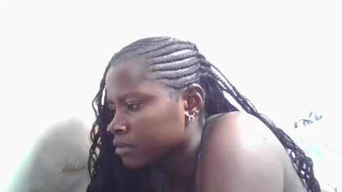 lovie_paula online show from November 13, 6:05 am