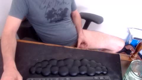 lreed090 online show from March 25, 5:20 pm