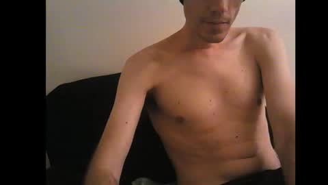 Snapshot of lrgdraft chatting on October 27, 12:54 am mcLRG online show from October 27, 12:54 am