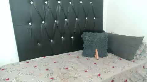 lsnnickykhanyile online show from October 19, 7:02 am