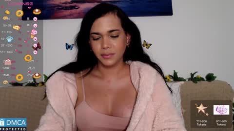Snapshot of luara_ chatting on January 15, 5:15 pm luara_ online show from January 15, 5:15 pm