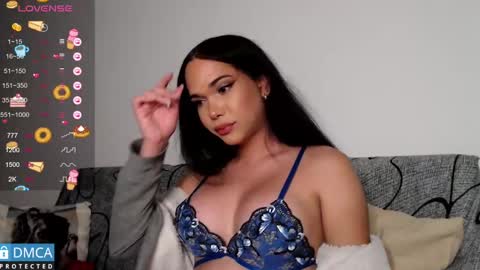Snapshot of luara_ chatting on February 15, 3:06 pm luara_ online show from February 15, 3:06 pm