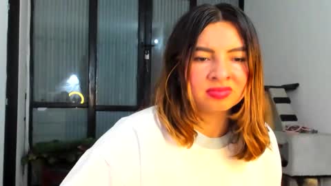 luara__01__lecat_1 online show from November 22, 2:54 am