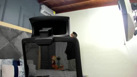 luca_morettii online show from October 14, 12:19 pm